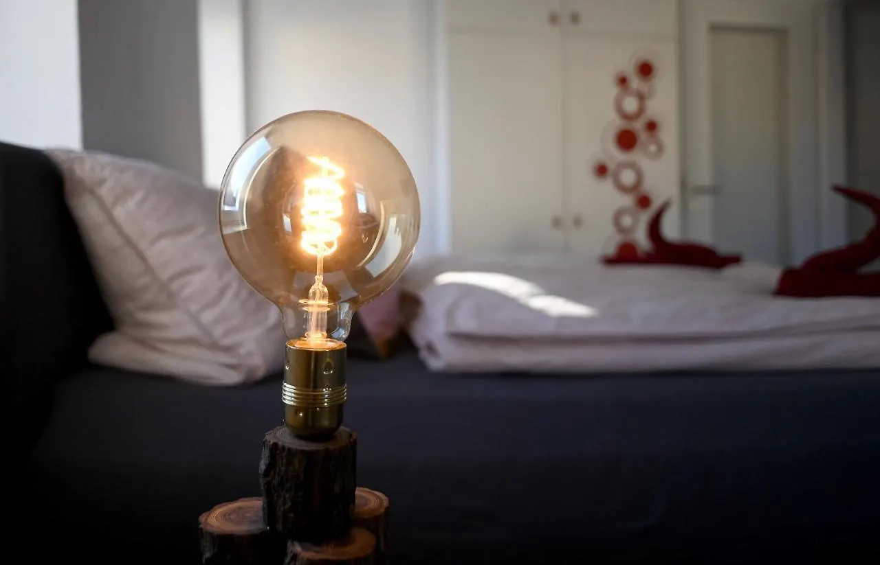 Gemuetliches Appartement Mit Netflix, Nespresso Und Boxspringbett Augsburg 0*,  Germany